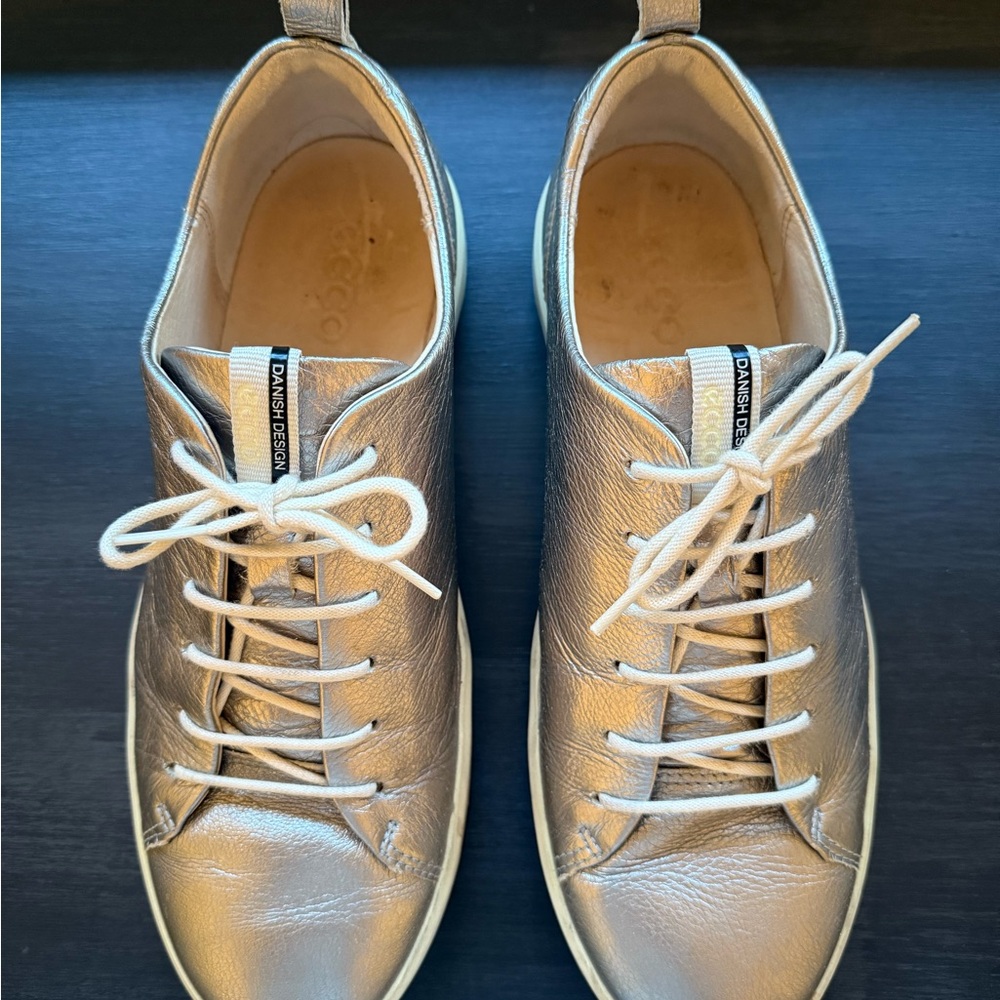 ECCO Women's Soft 8 Fashion Sneaker Silver Size 40 (9-9.5)